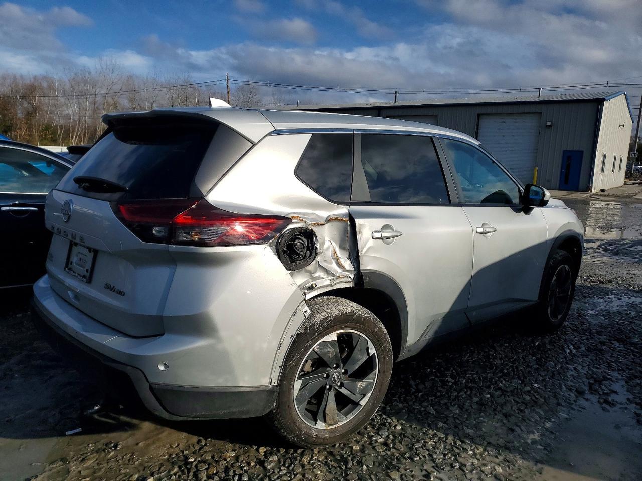 2024 Nissan Rogue Sv - Фото 3