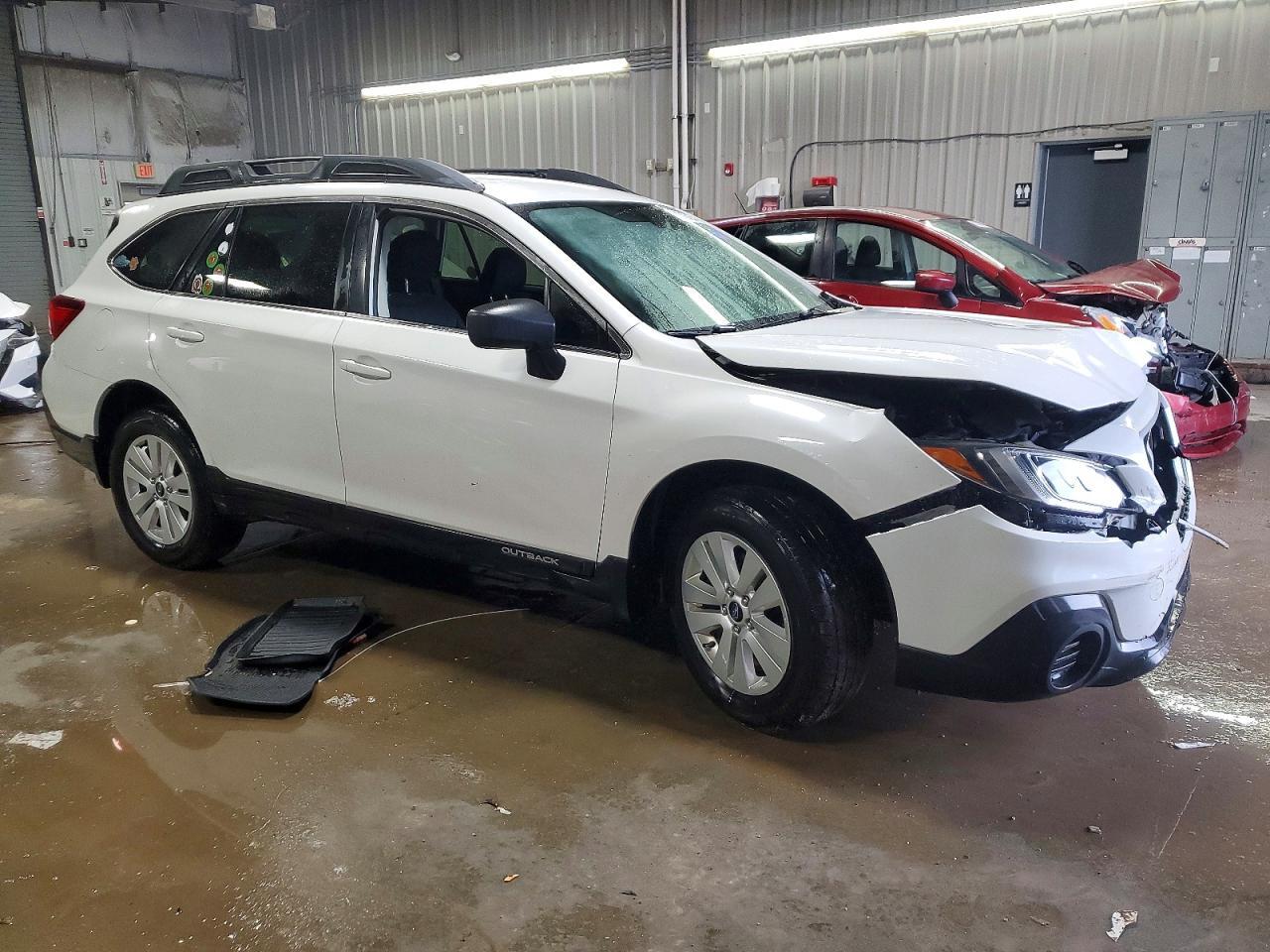 2018 Subaru Outback 2.5I - Image 4