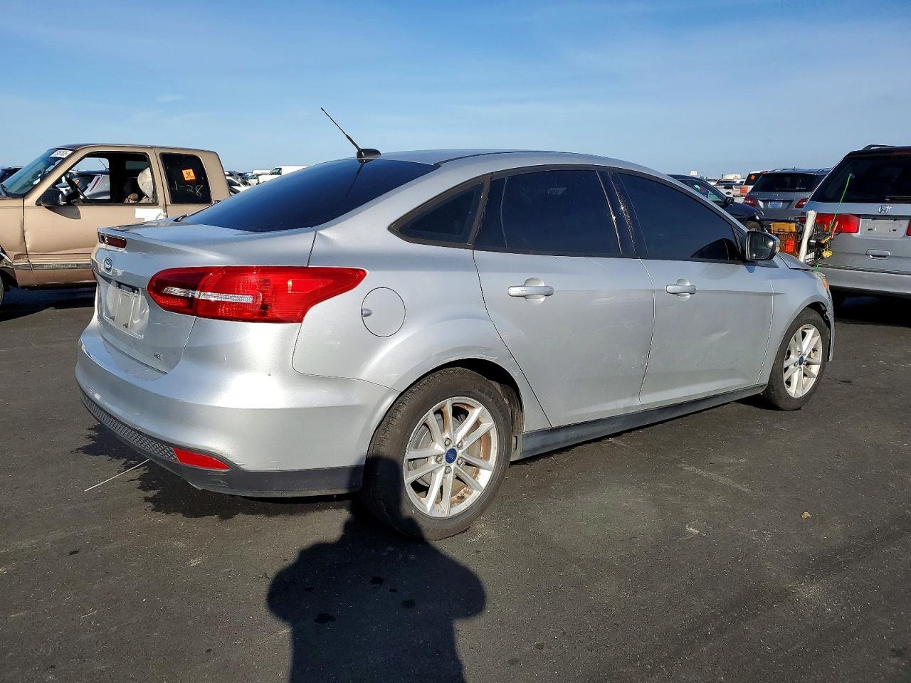 2015 Ford Focus Se - Image 3