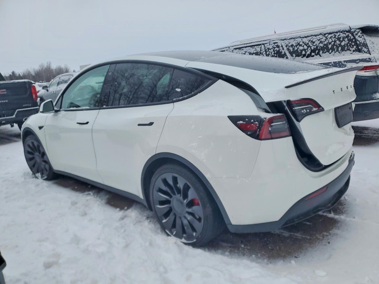 2022 Tesla Model Y - Image 2