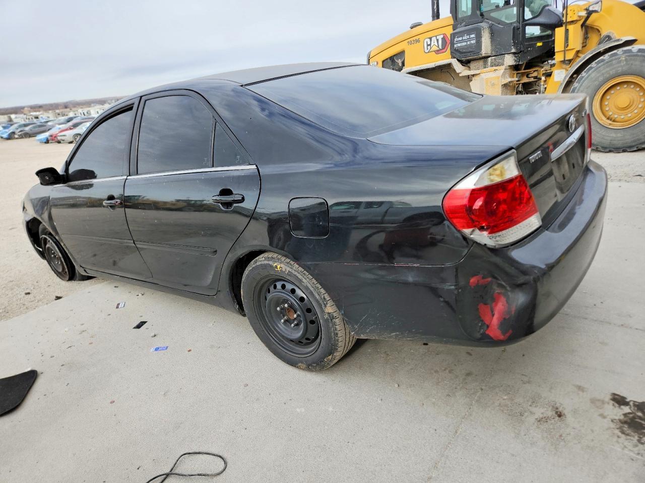 2005 Toyota Camry Le - Image 2