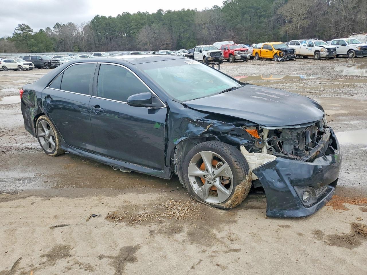 2013 Toyota Camry Se - Image 4