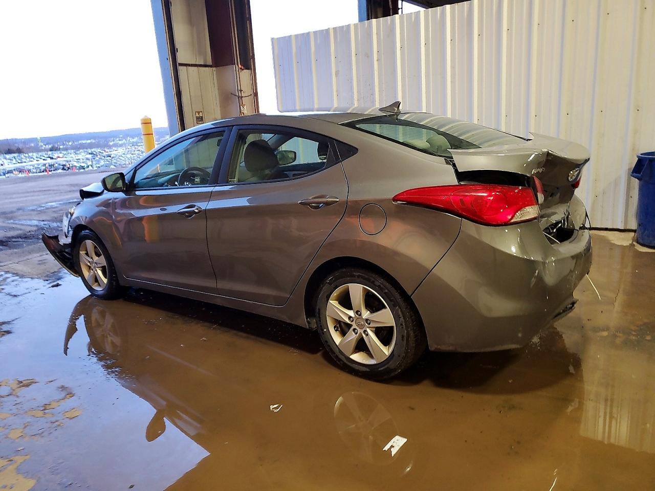 2013 Hyundai Elantra Gls - Image 2