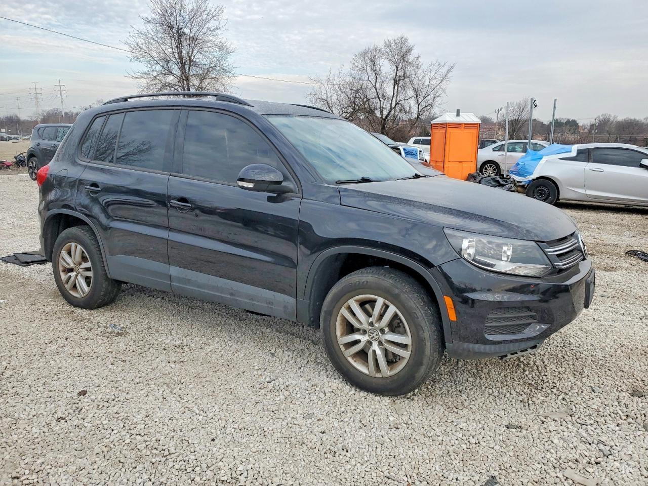 2016 Volkswagen Tiguan S - Фото 4