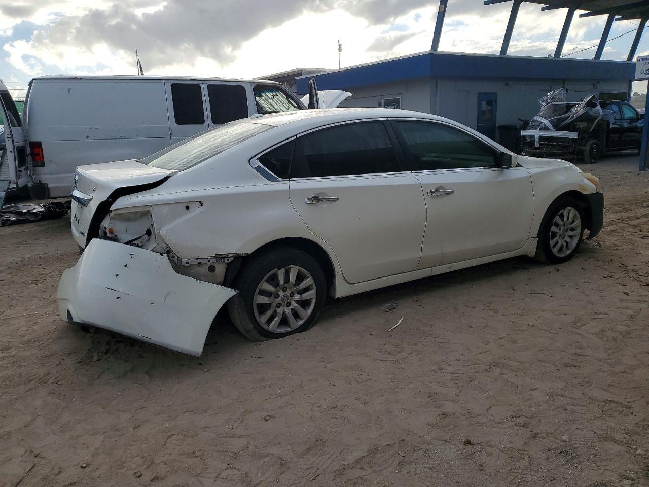 2014 Nissan Altima 2.5 S - Image 3
