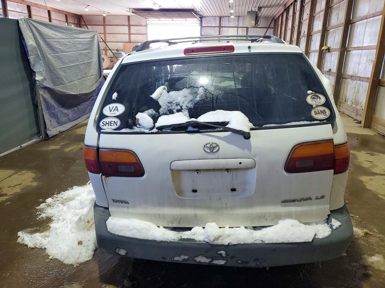 1999 Toyota Sienna Le - Фото 6