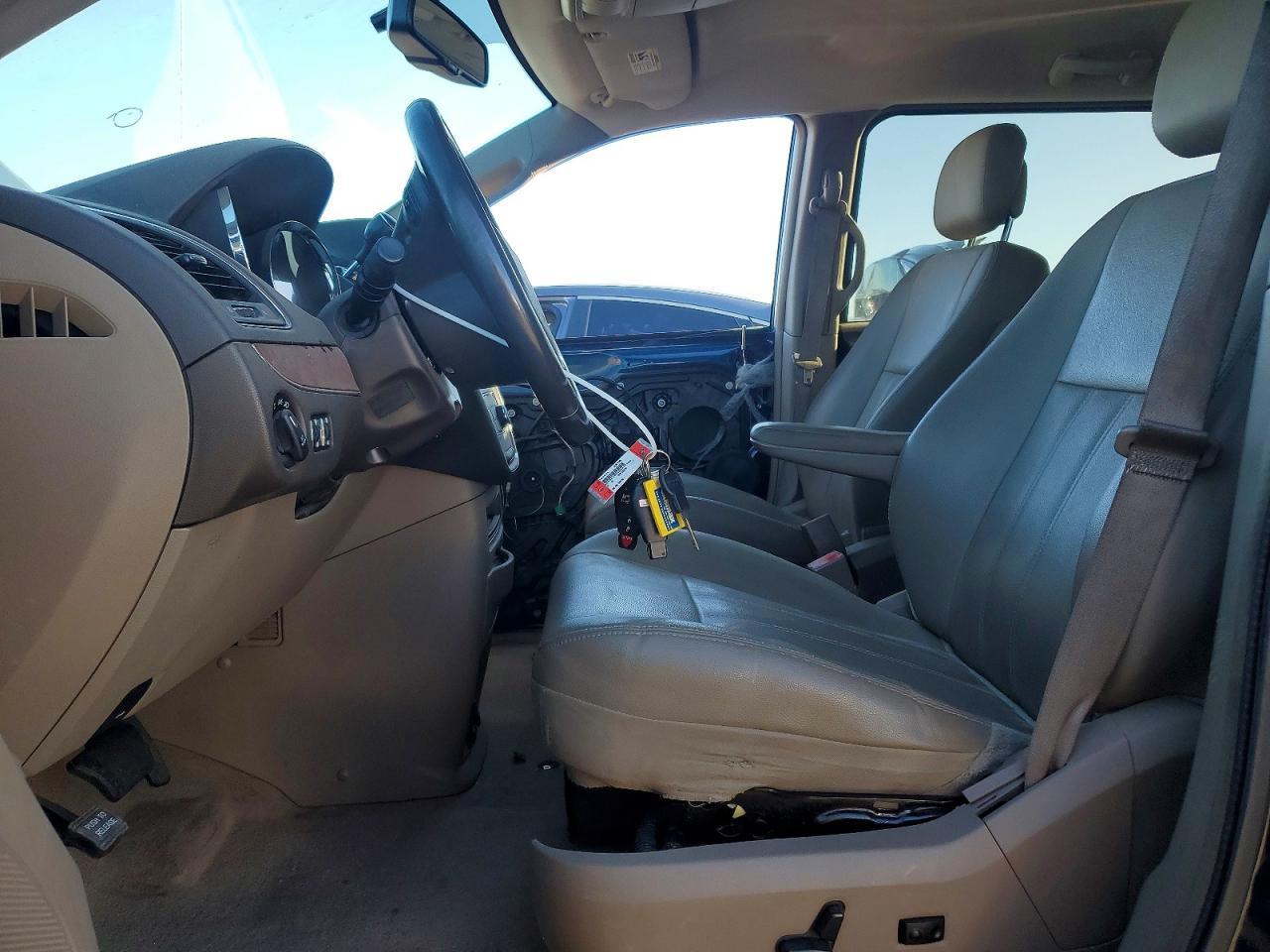 2016 Chrysler Town & Country Touring - Фото 7