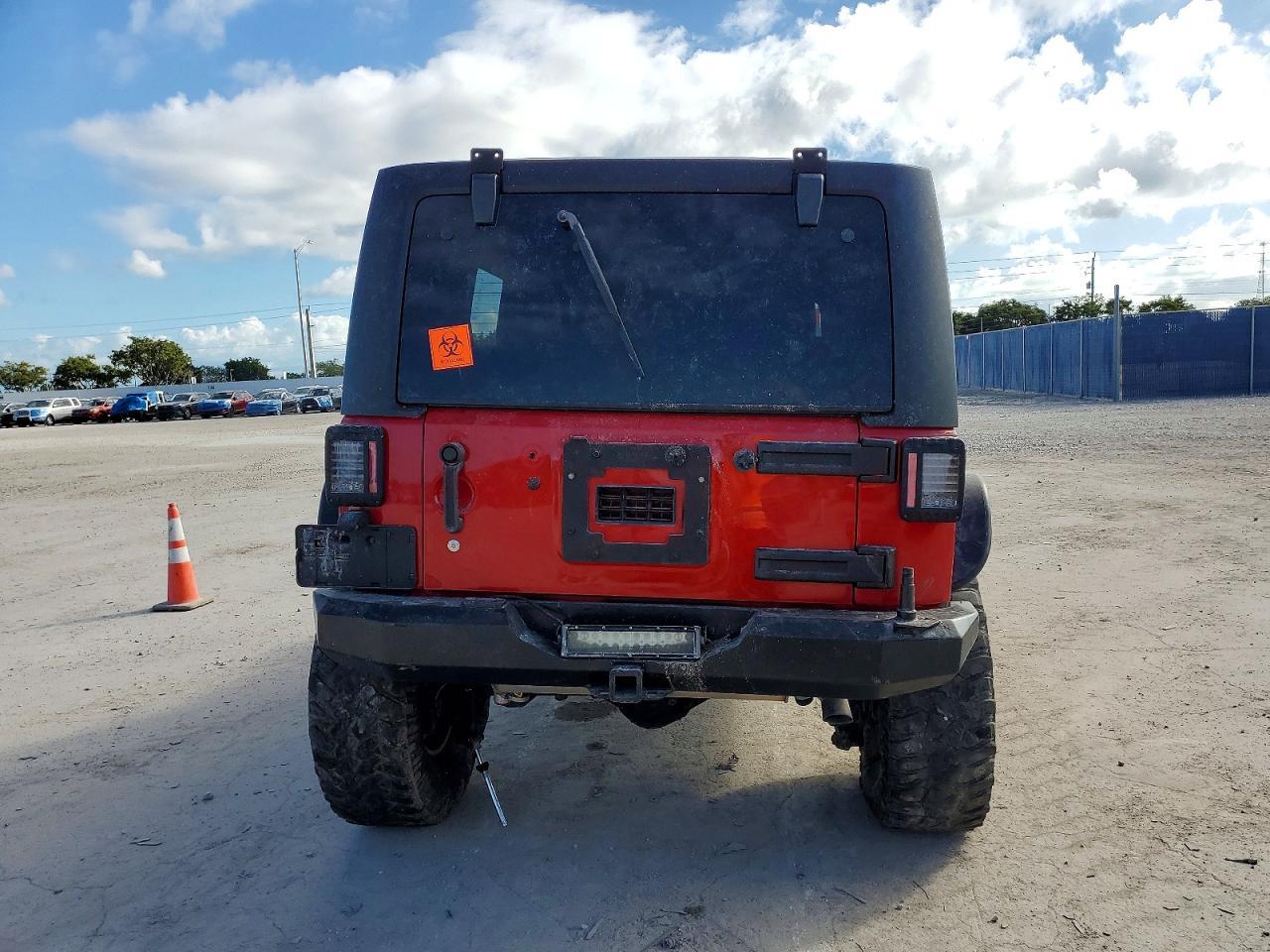 2014 Jeep Wrangler Unlimited Rubicon - Фото 6
