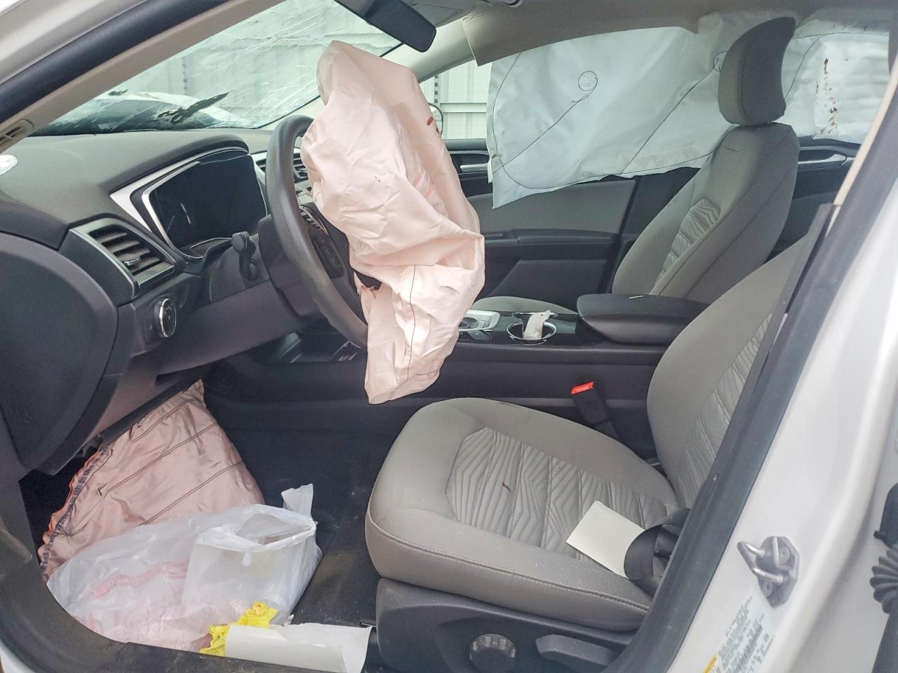 2016 Ford Fusion S Hybrid - Image 7