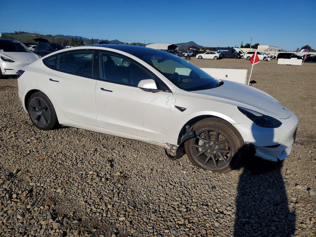 2023 Tesla Model 3 - Фото 4