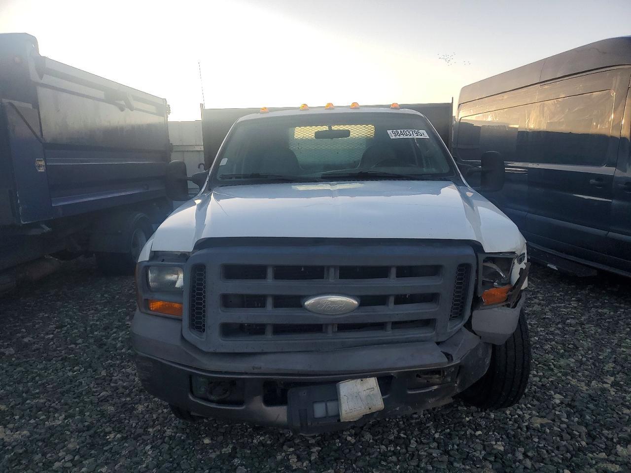 2005 Ford F350 Flatbed Truck - Фото 5