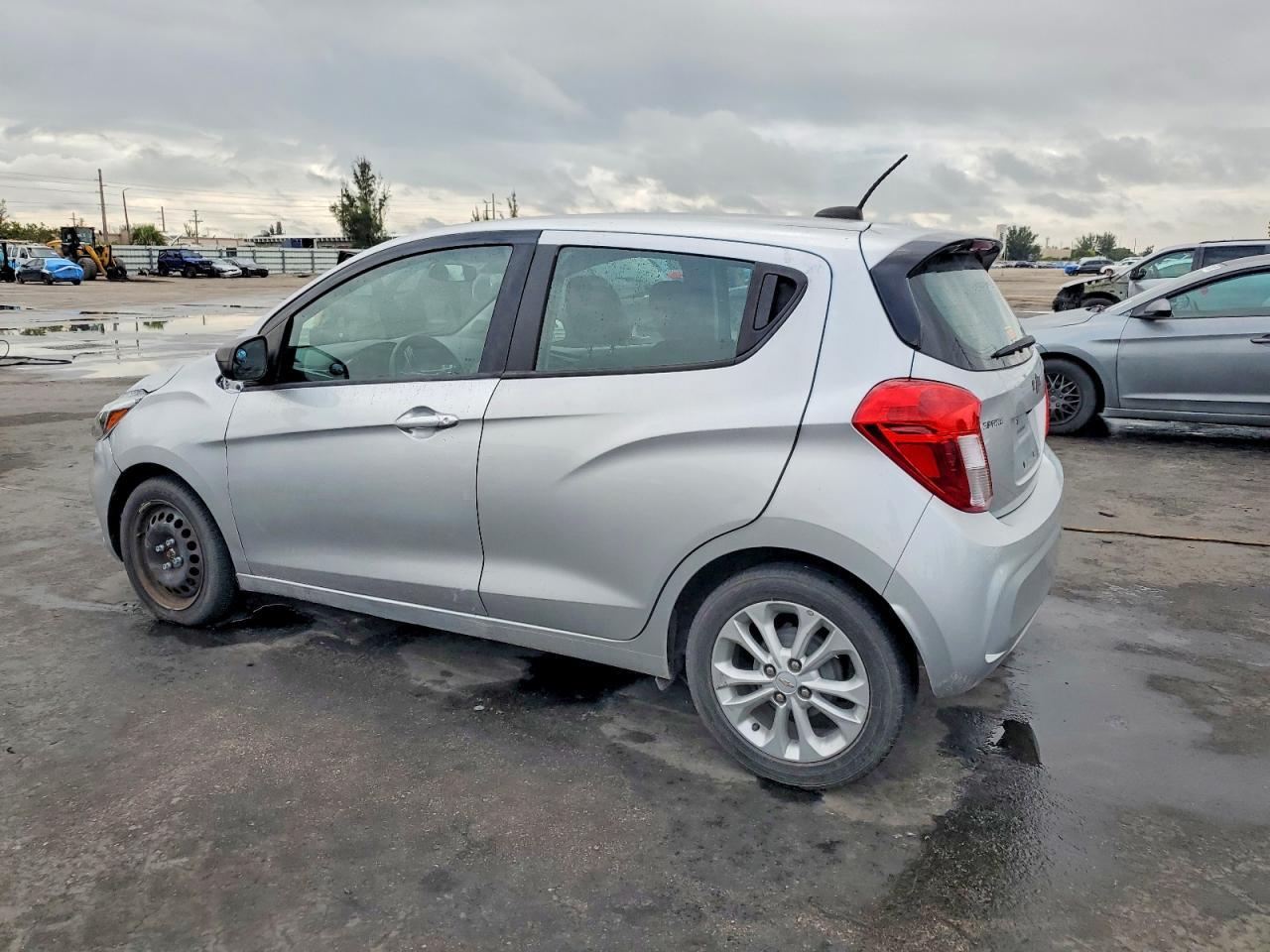 2021 Chevrolet Spark 1Lt - Фото 2