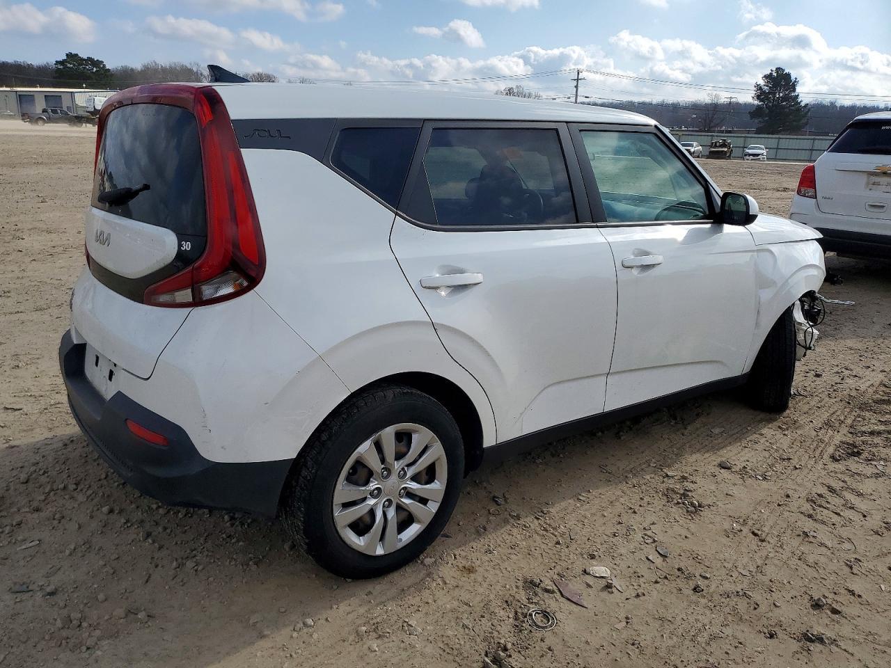 2022 Kia Soul Lx - Image 3