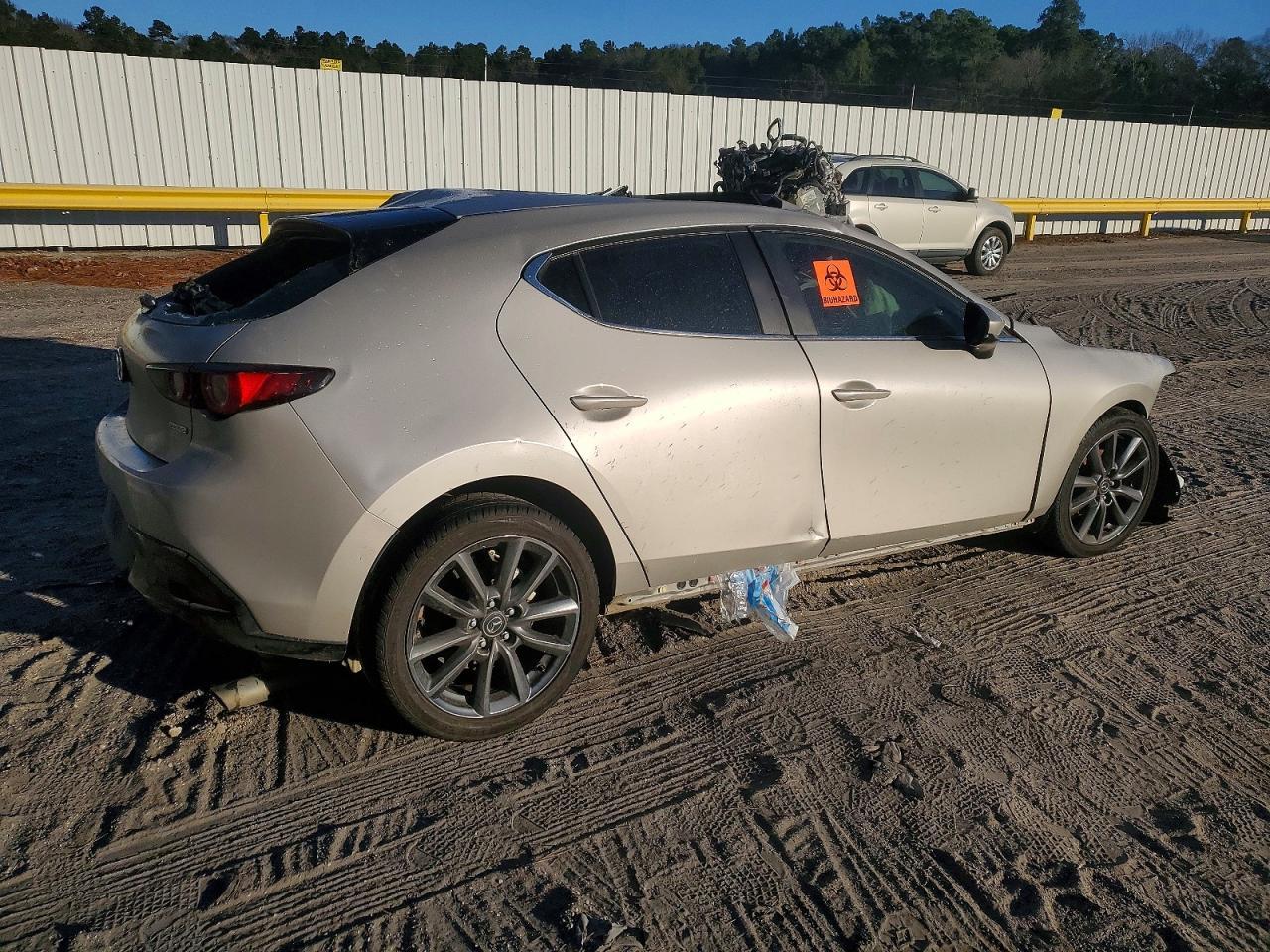 2023 Mazda 3 Preferred - Фото 3