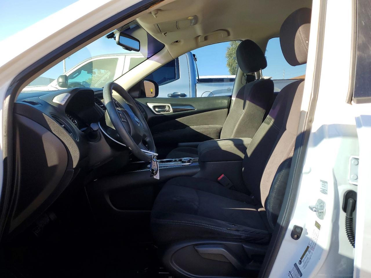 2014 Nissan Pathfinder S - Image 7