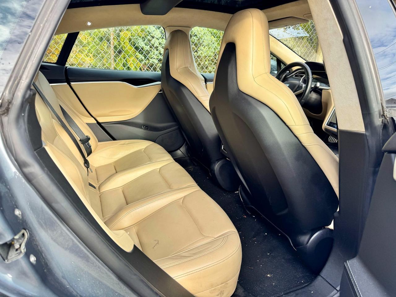 2014 Tesla Model S - Image 6