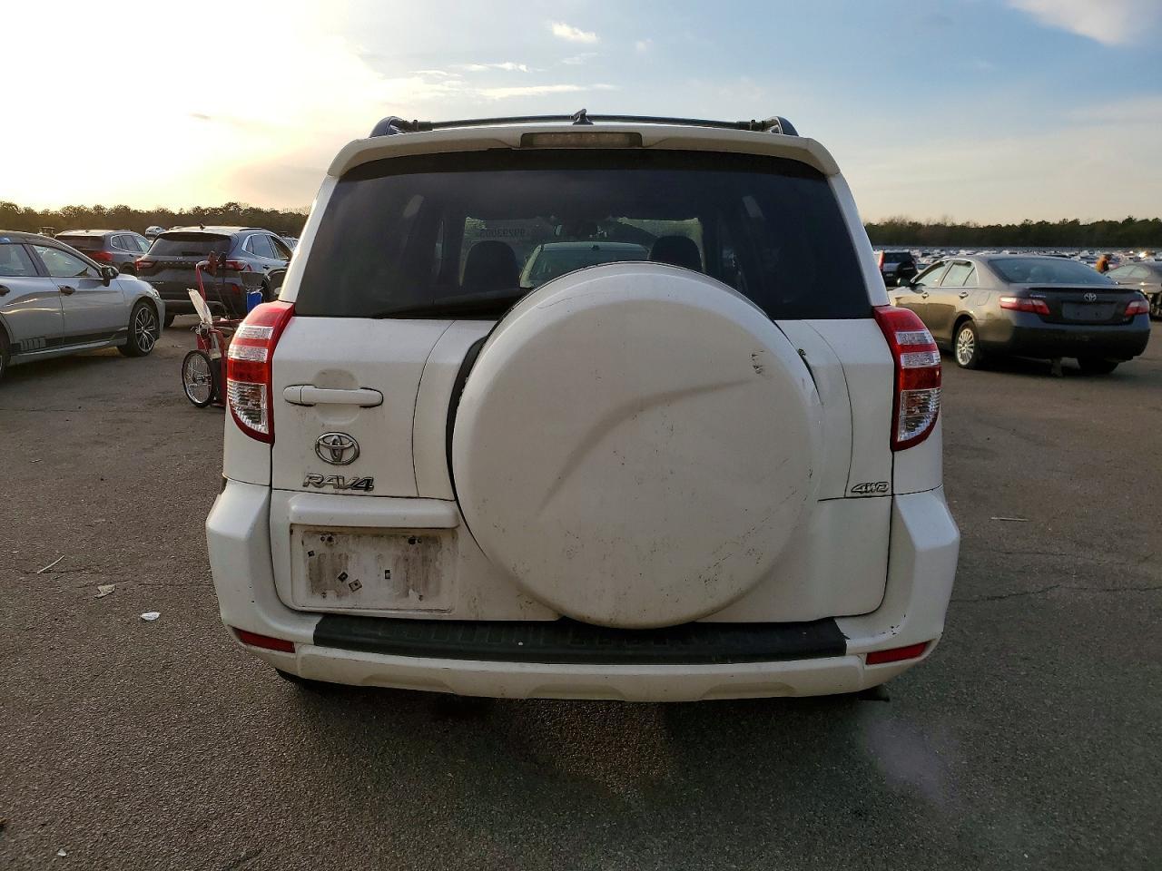2011 Toyota Rav4 - Image 6