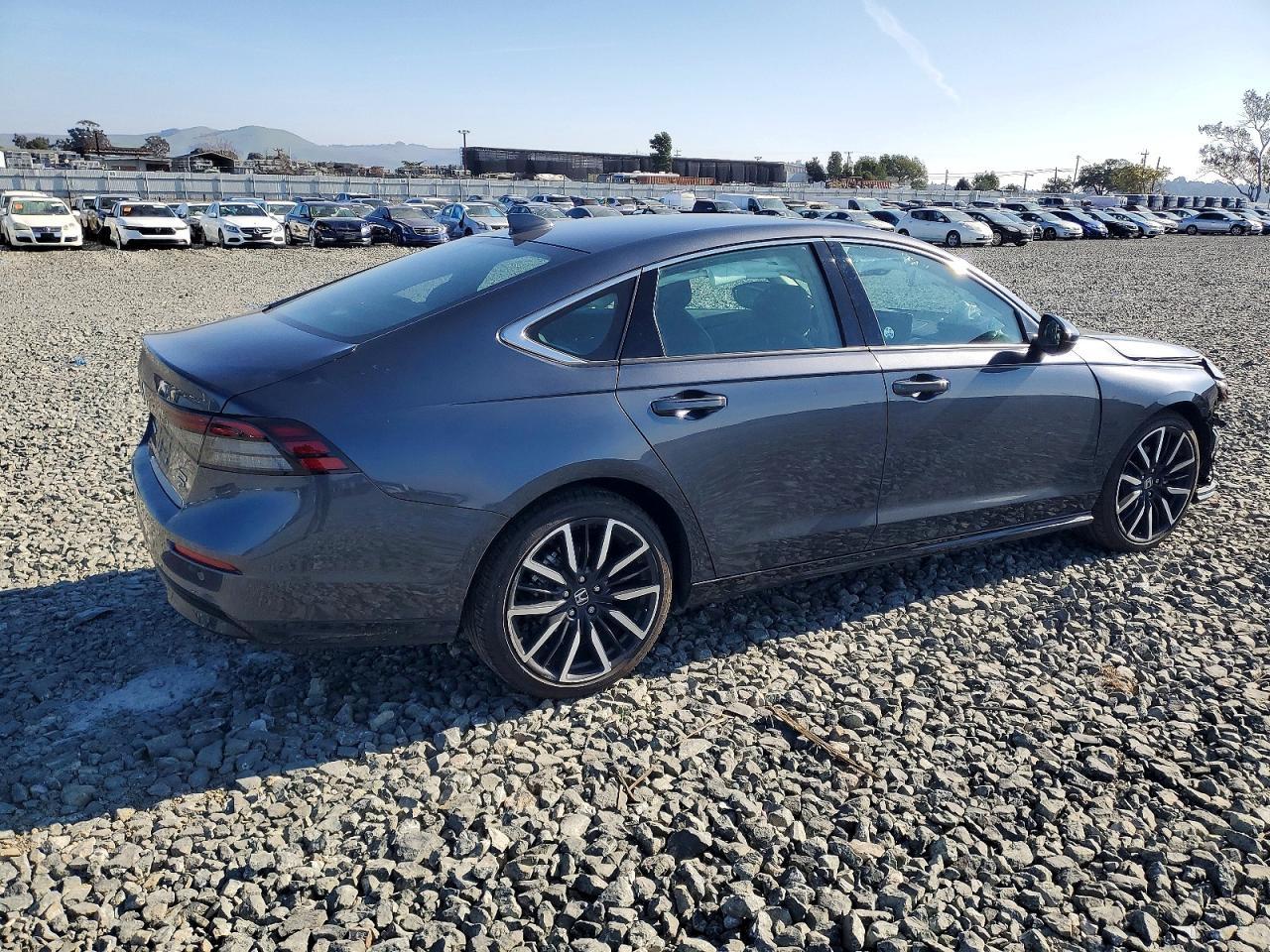 2025 Honda Accord Touring Hybrid - Фото 3