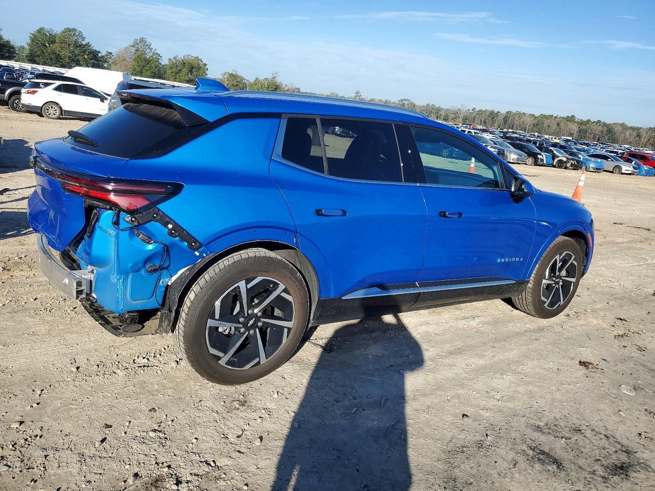 2025 Chevrolet Equinox Lt - Image 3