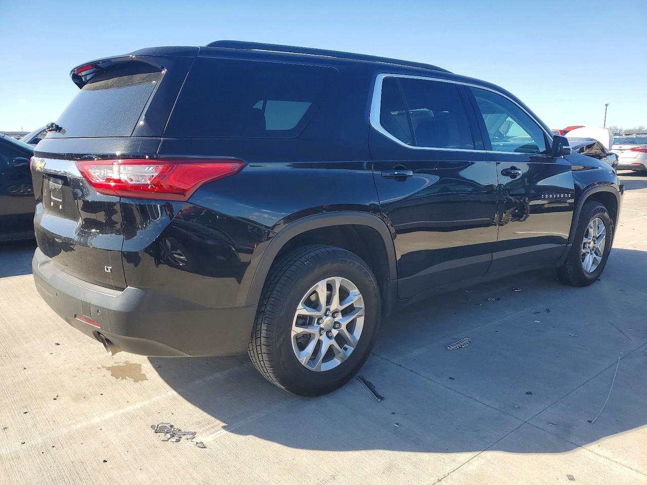 2021 Chevrolet Traverse Lt - Image 3