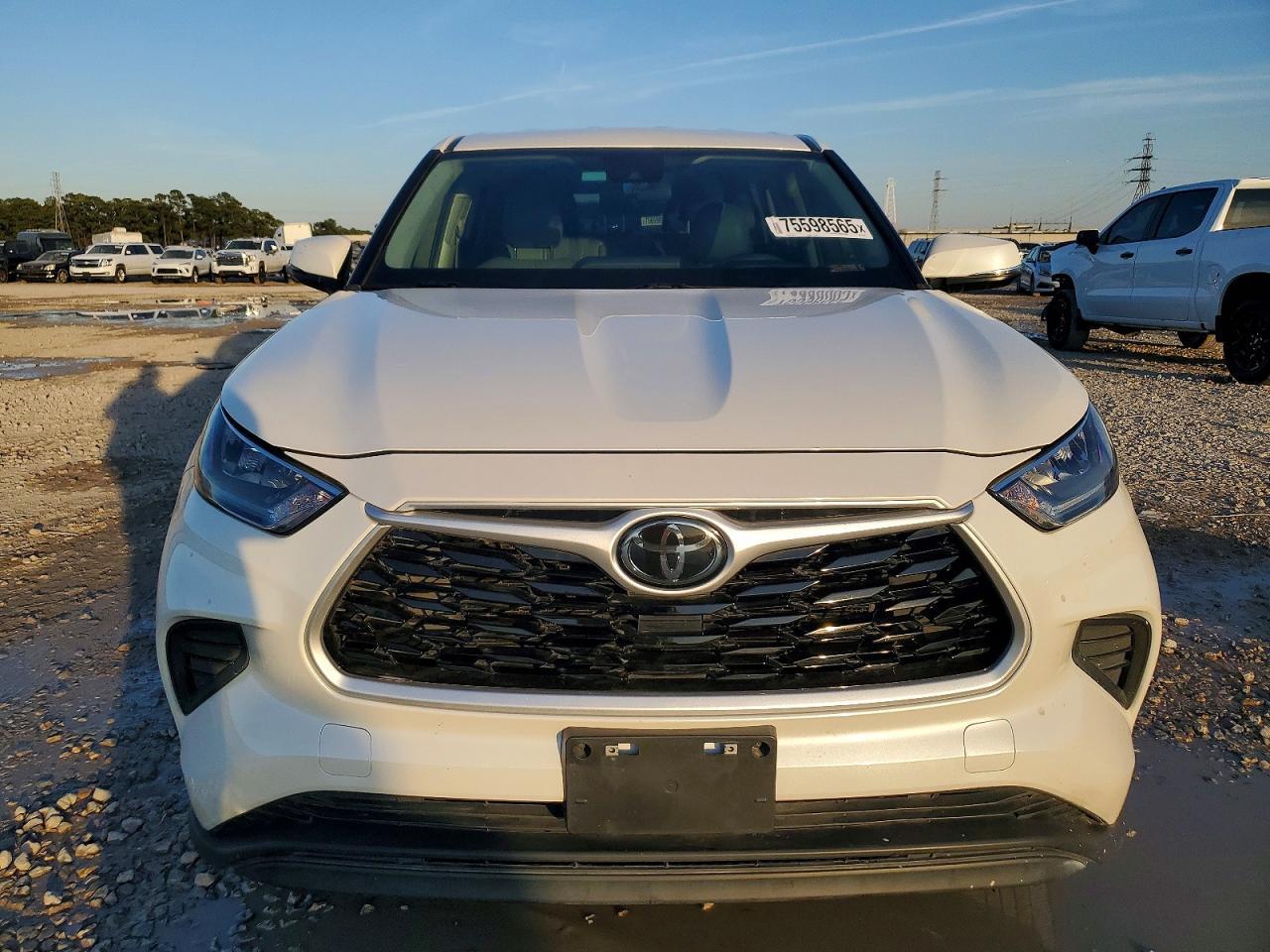 2020 Toyota Highlander L - Фото 5