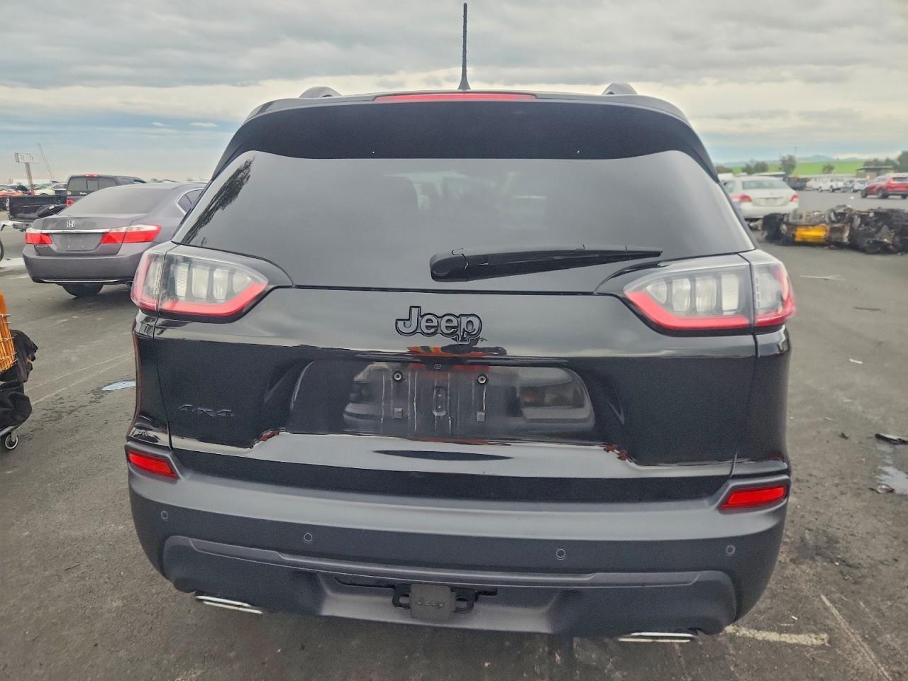 2019 Jeep Cherokee Latitude Plus - Фото 6