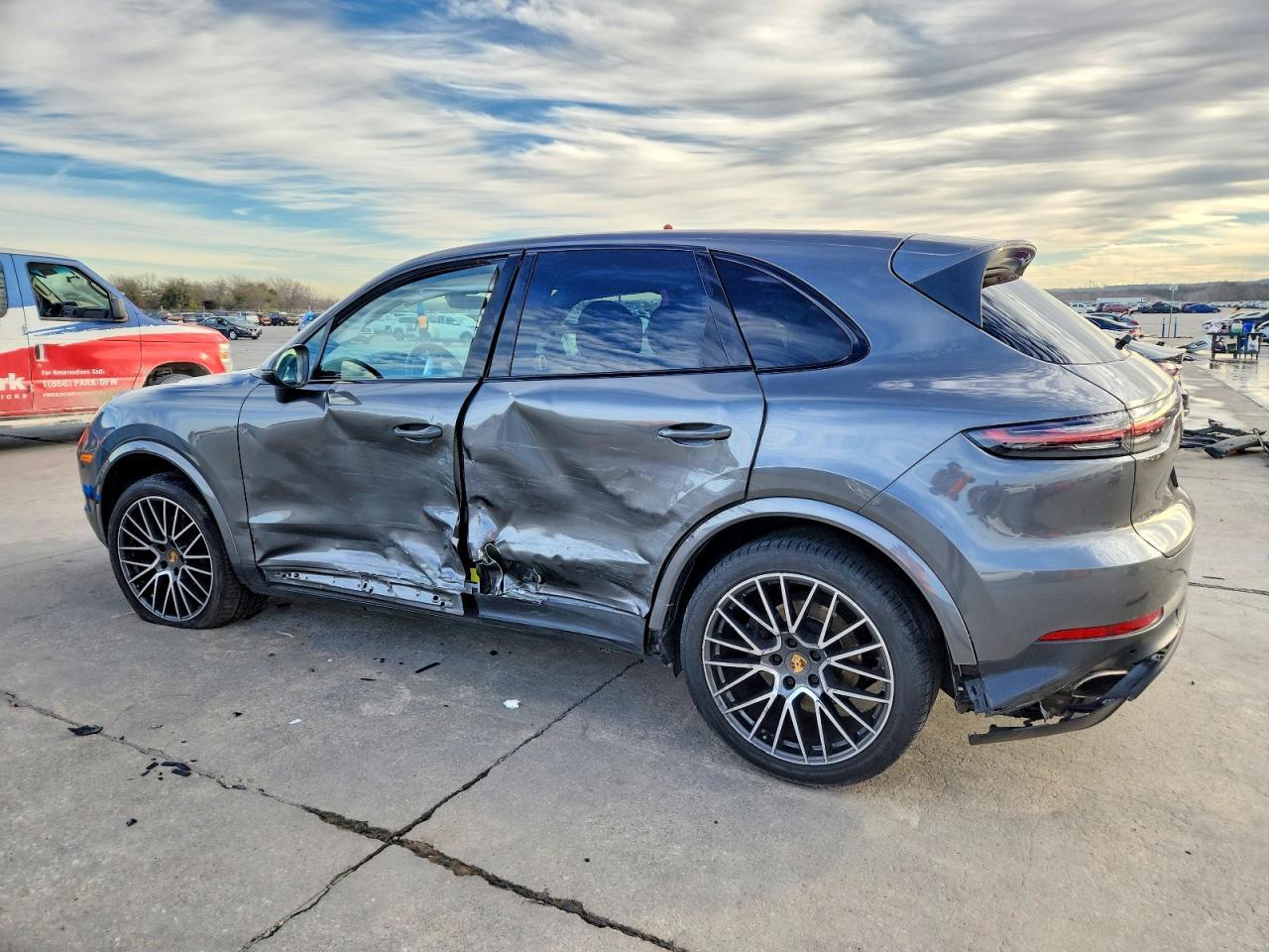 2020 Porsche Cayenne - Фото 2