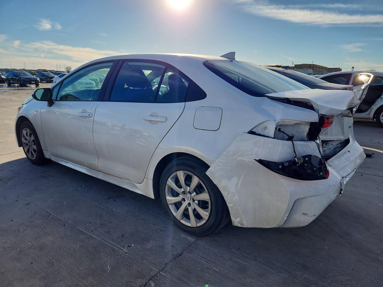 2022 Toyota Corolla Le - Фото 2