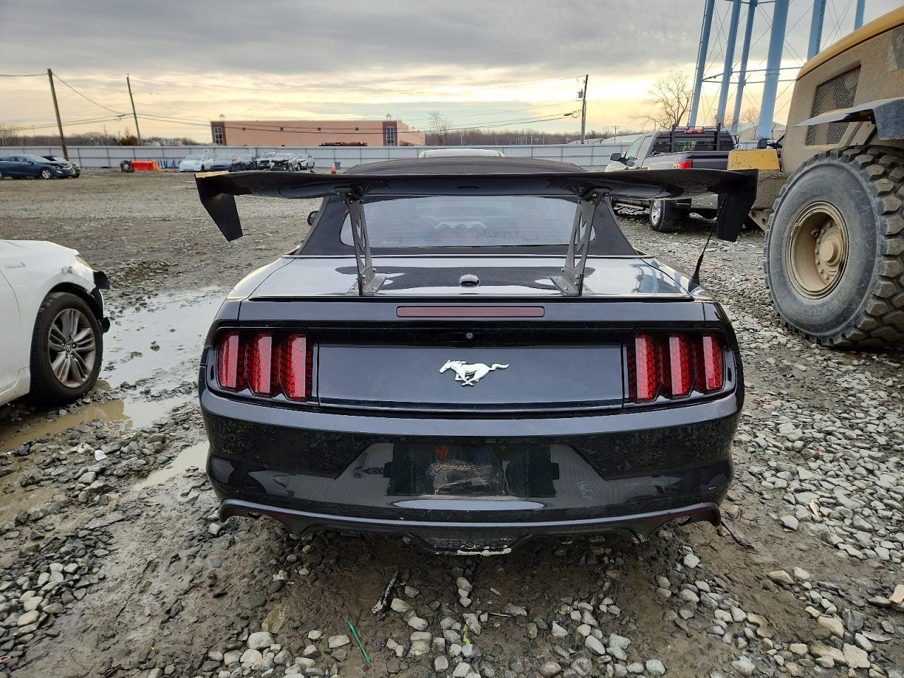 2015 Ford Mustang - Фото 6