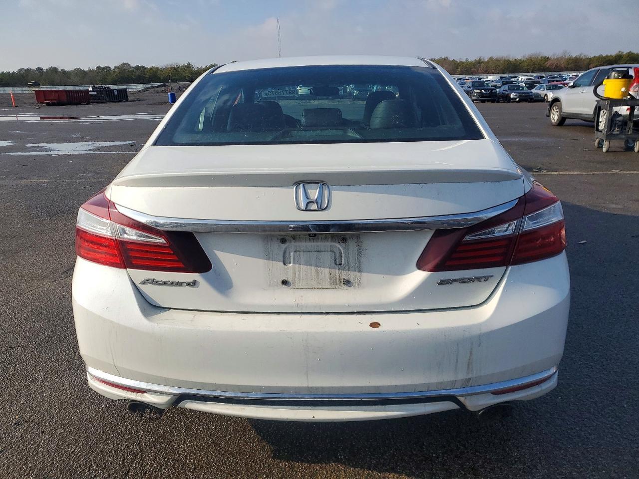 2017 Honda Accord Sport - Image 6