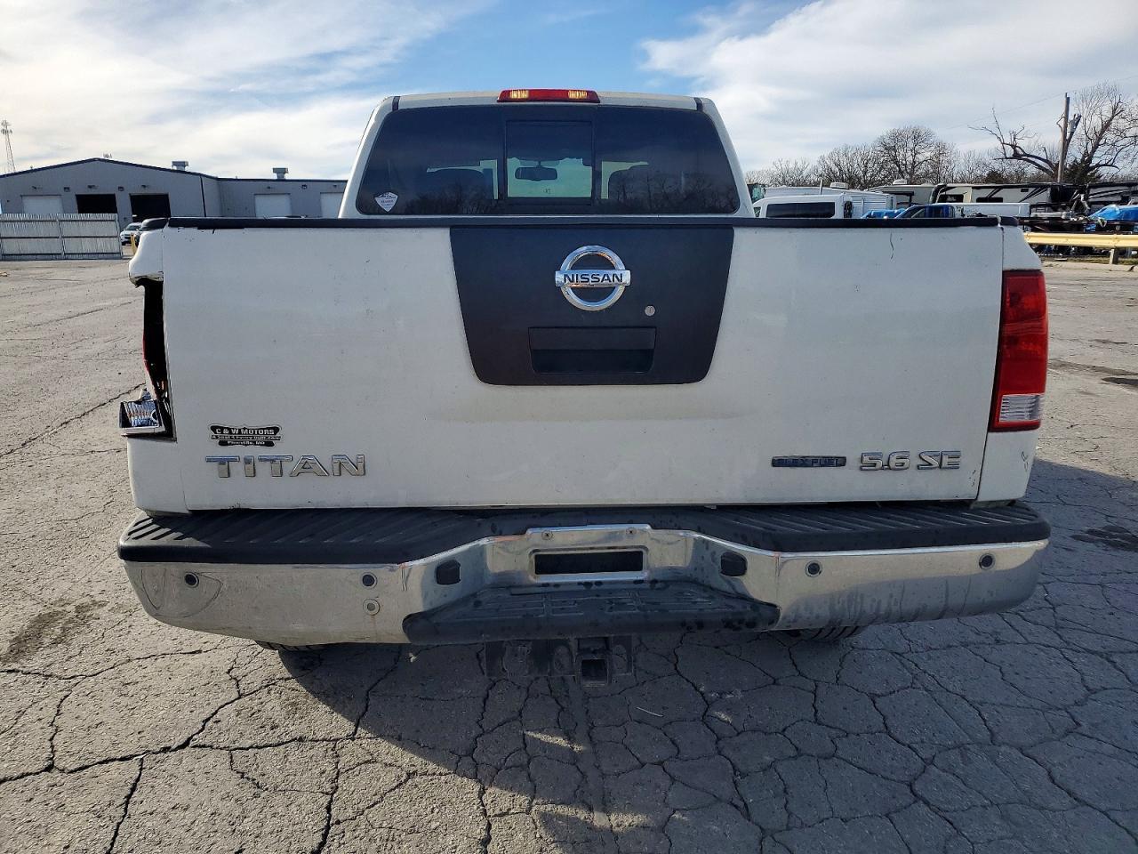 2010 Nissan Titan Xe - Image 6