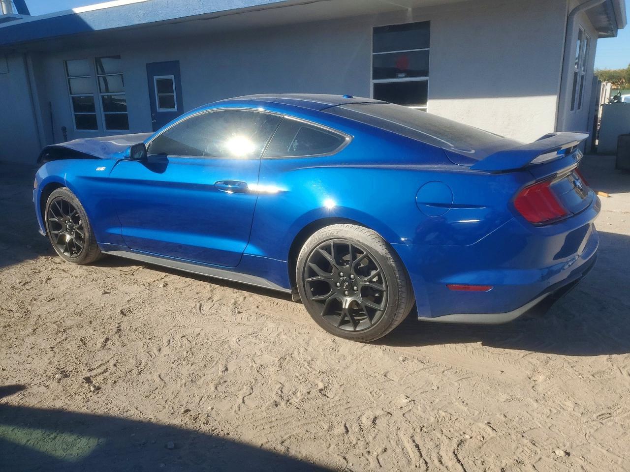 2018 Ford Mustang - Фото 2