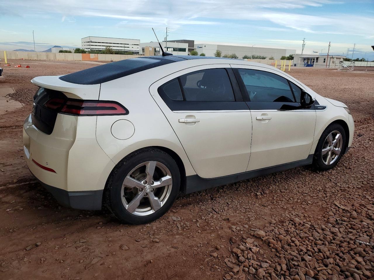 2012 Chevrolet Volt - Image 3