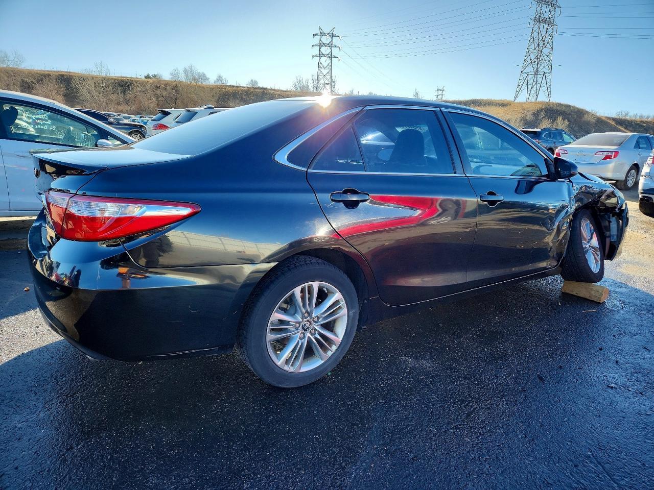 2016 Toyota Camry Se - Фото 3