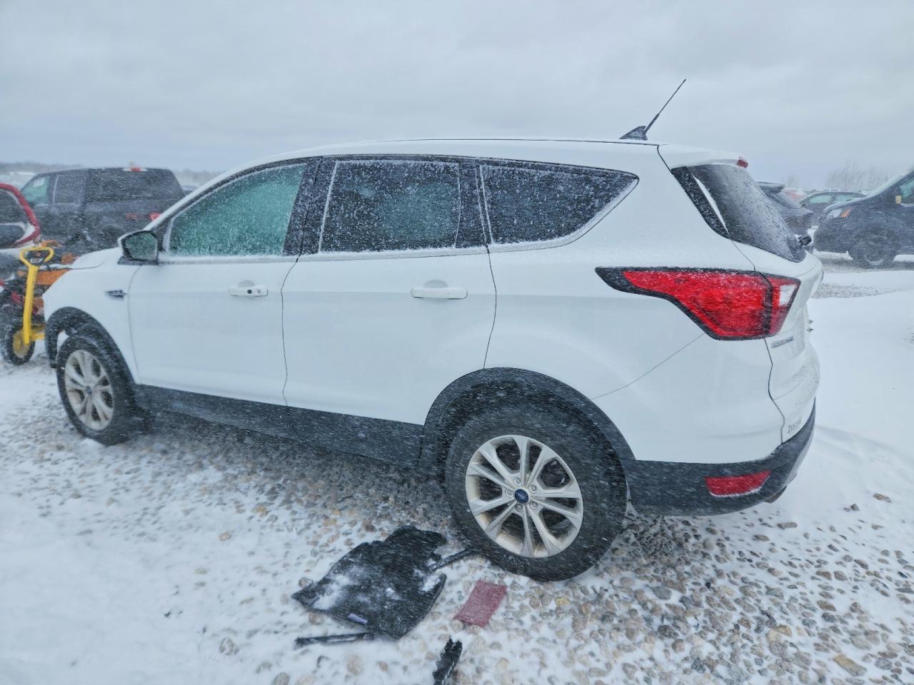 2019 Ford Escape Se - Фото 2