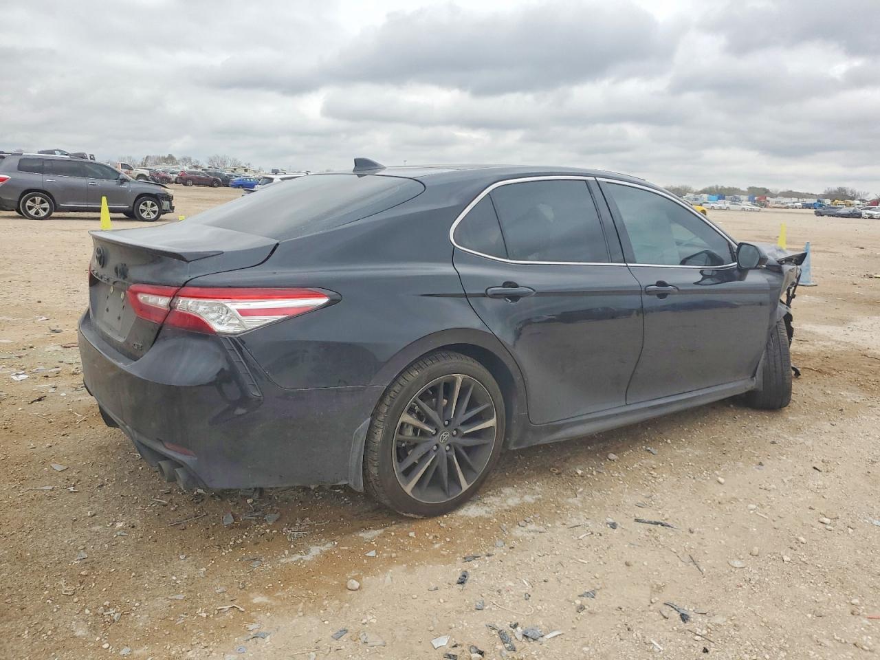 2020 Toyota Camry Xse - Image 3