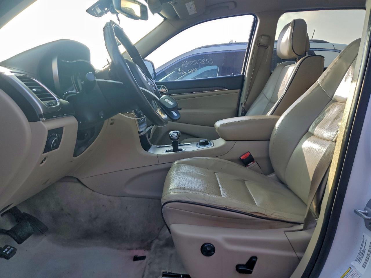 2015 Jeep Grand Cherokee Overland - Image 7