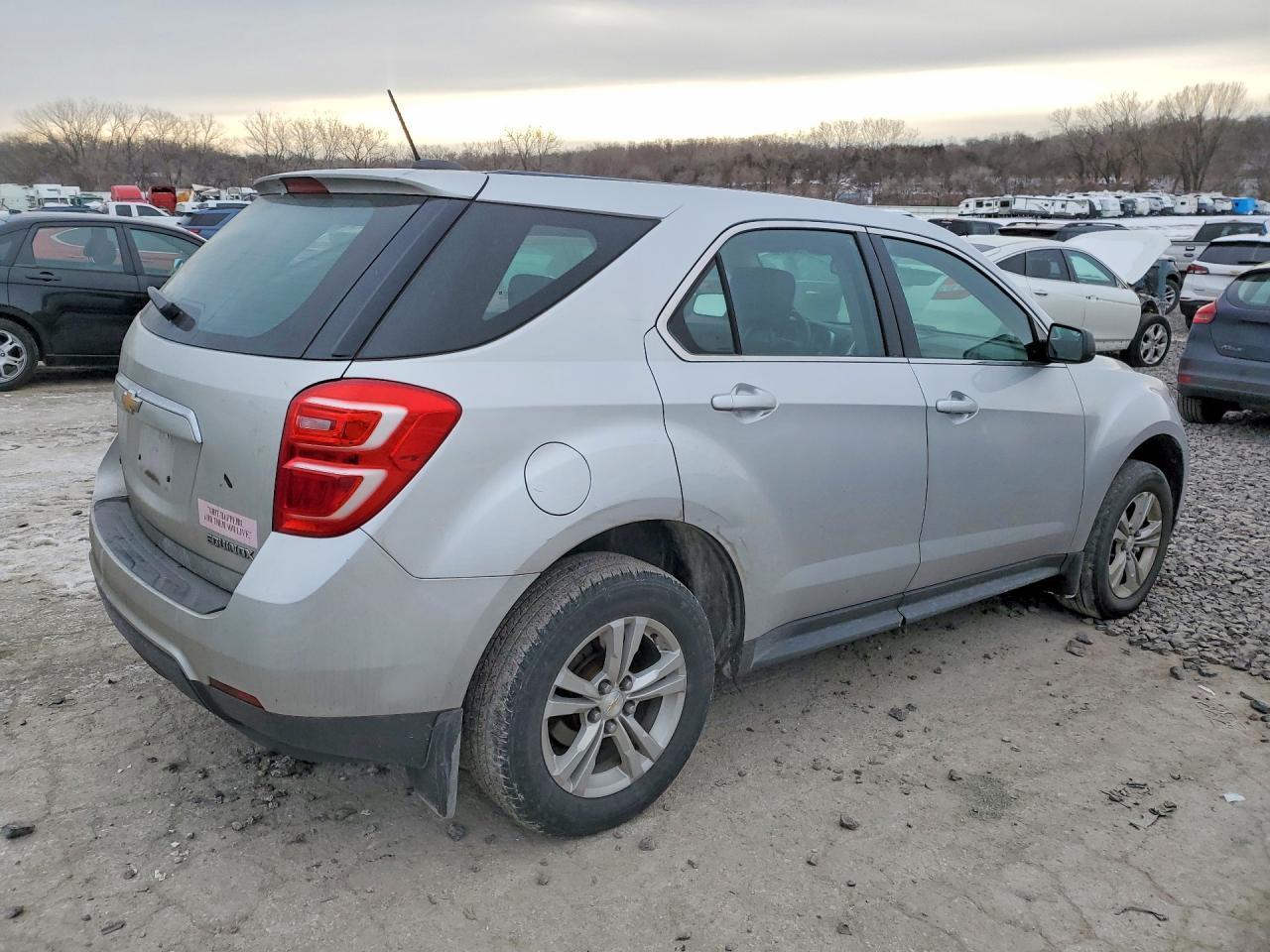 2016 Chevrolet Equinox Ls - Фото 3