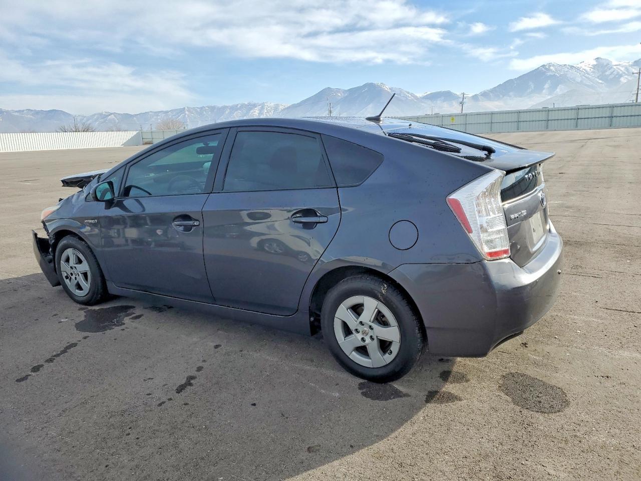 2011 Toyota Prius - Image 2