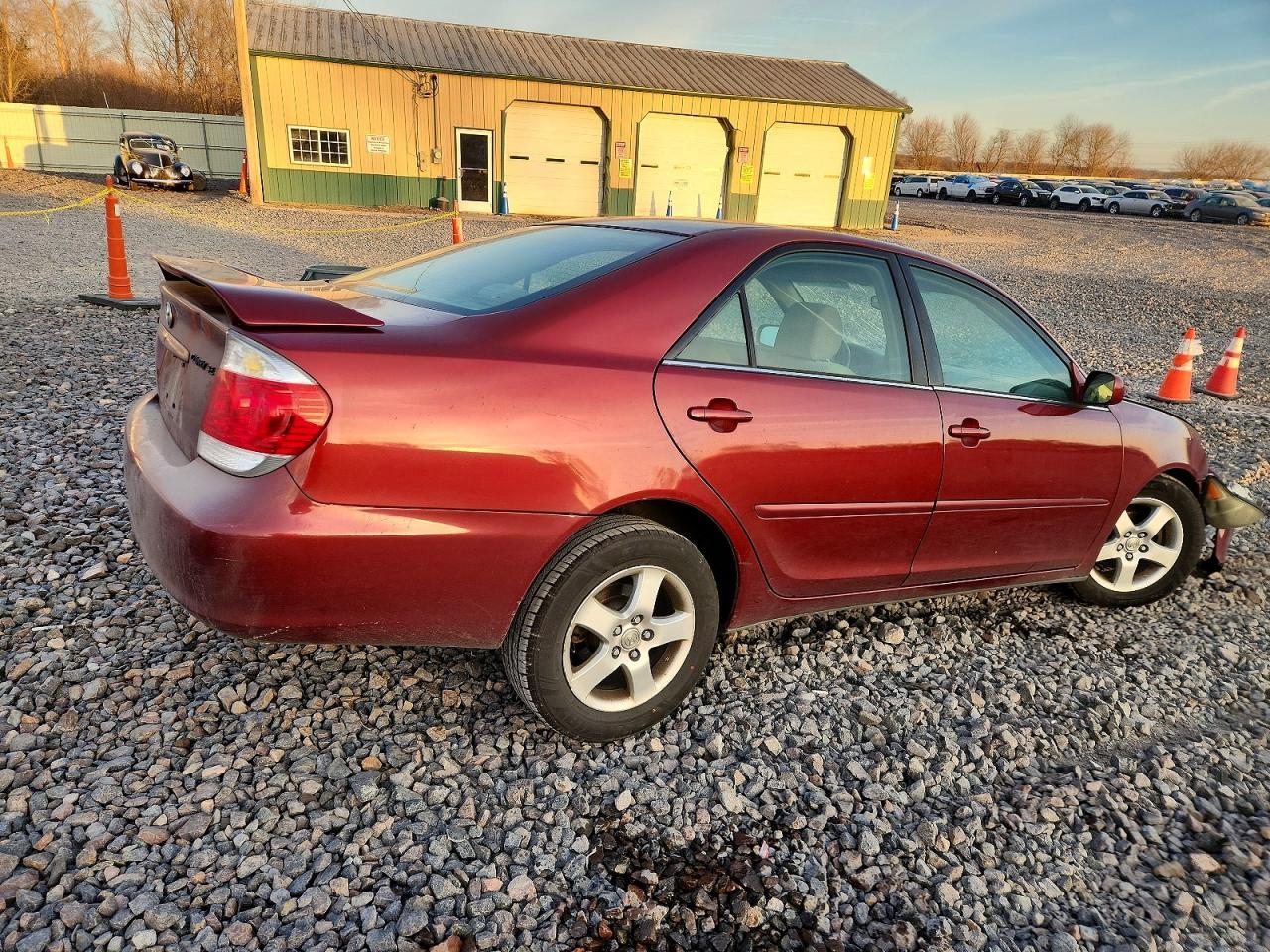 2005 Toyota Camry - Фото 3