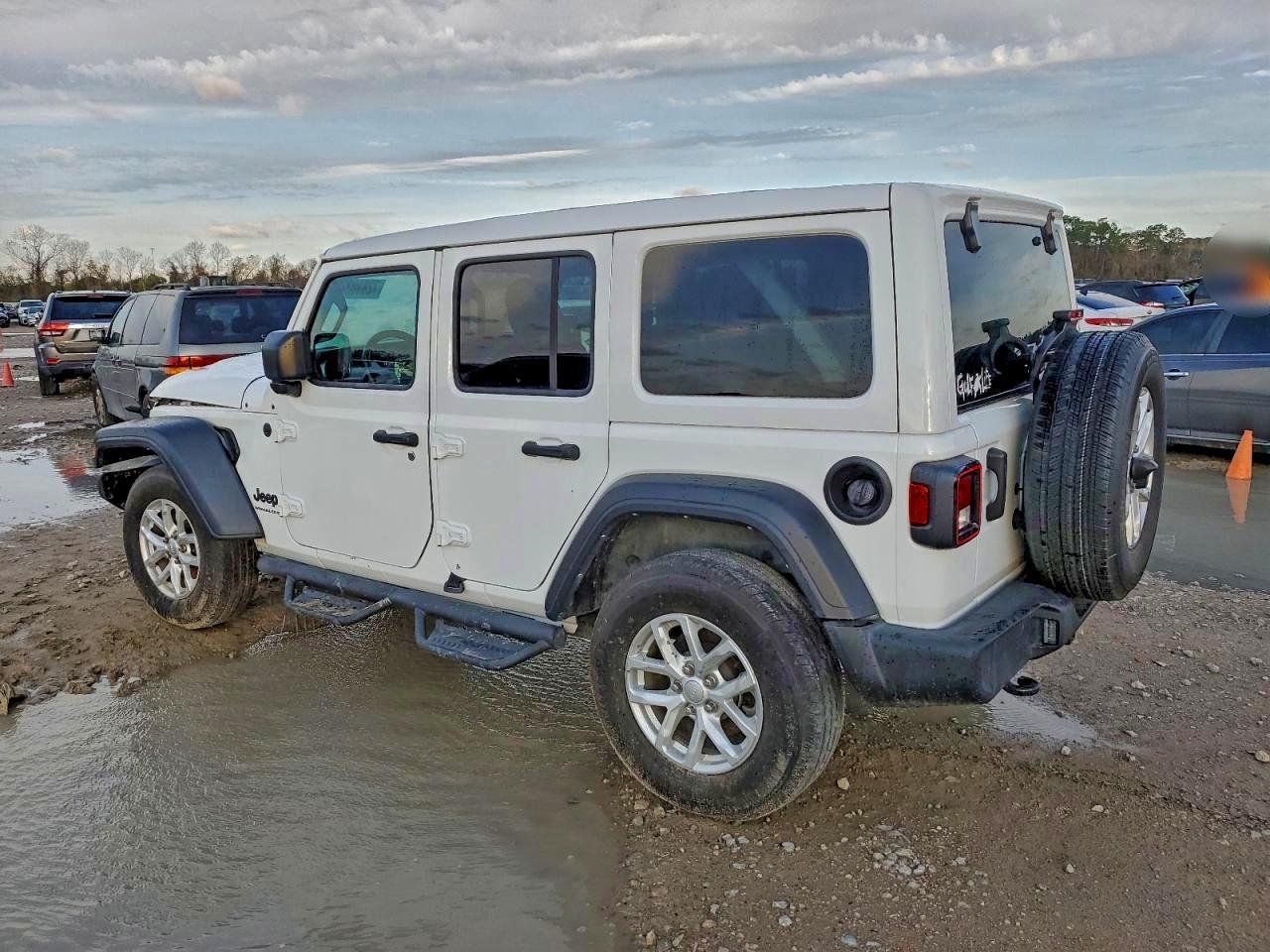 2023 Jeep Wrangler Sport - Фото 2