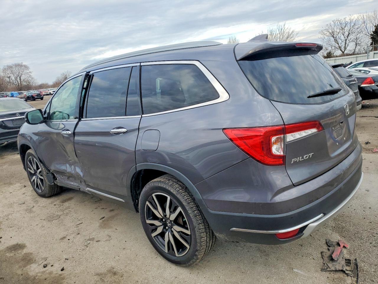 2019 Honda Pilot Elite - Image 2