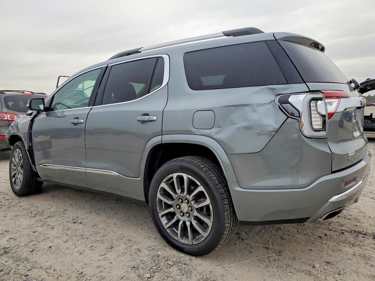 2023 GMC Acadia Denali - Фото 2