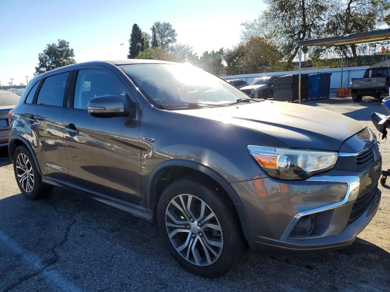 2017 Mitsubishi Outlander Sport Es - Image 4