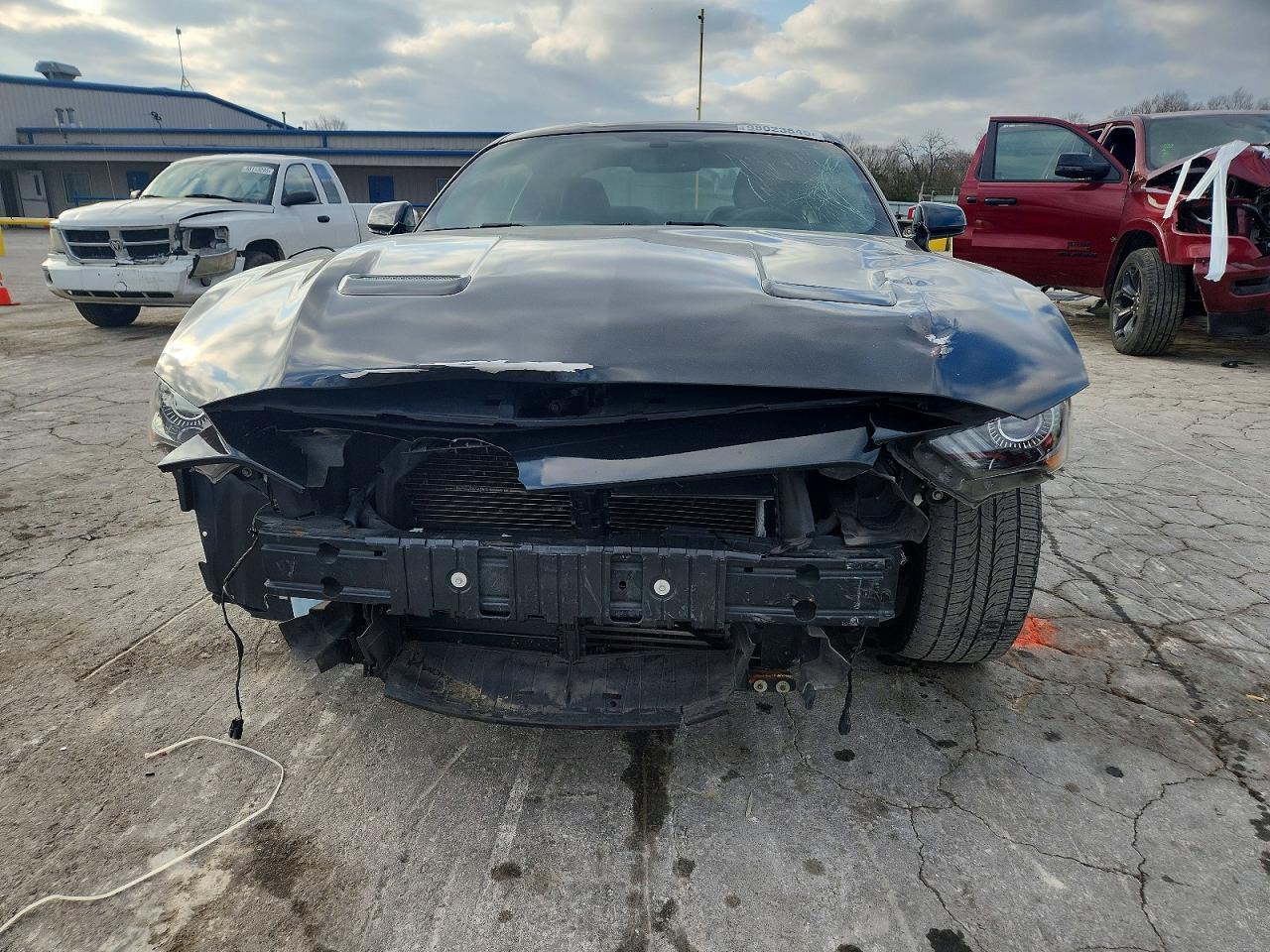 2020 Ford Mustang - Фото 5