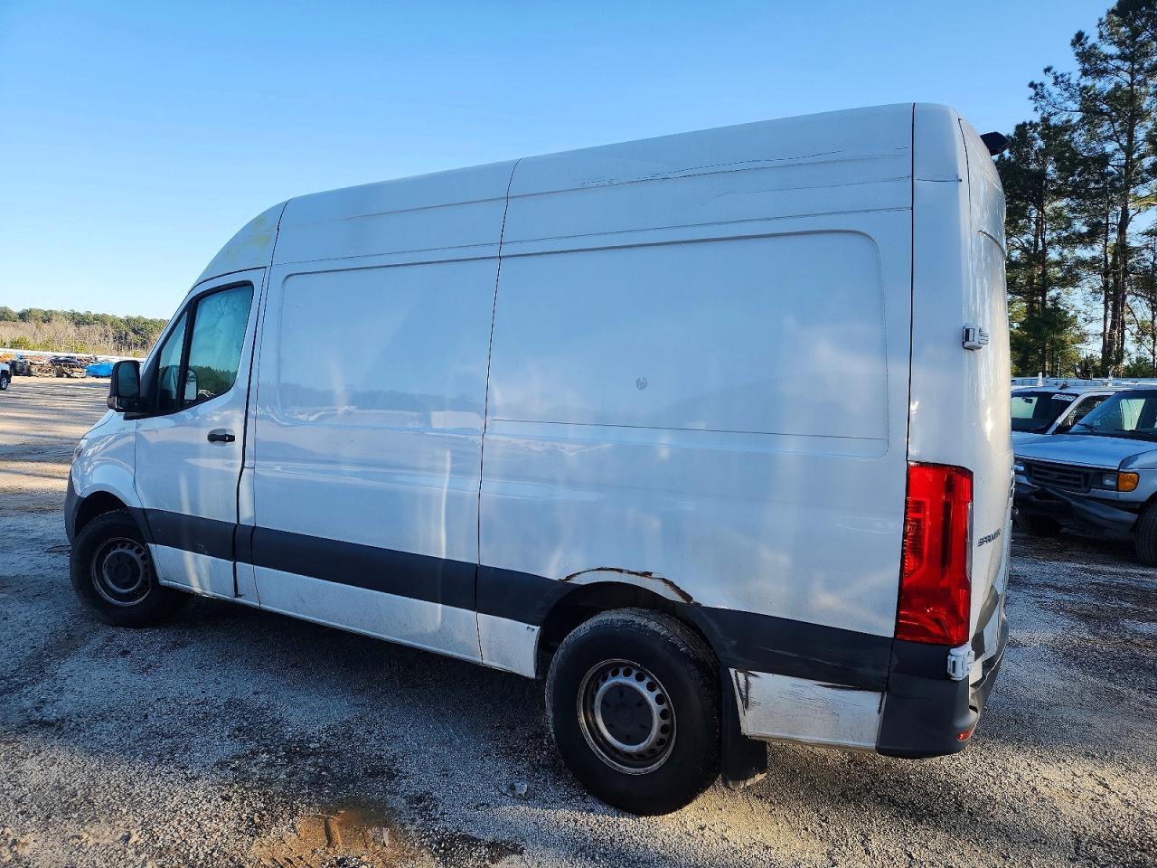 2023 Mercedes Benz Sprinter 2500 Delivery Van - Фото 2