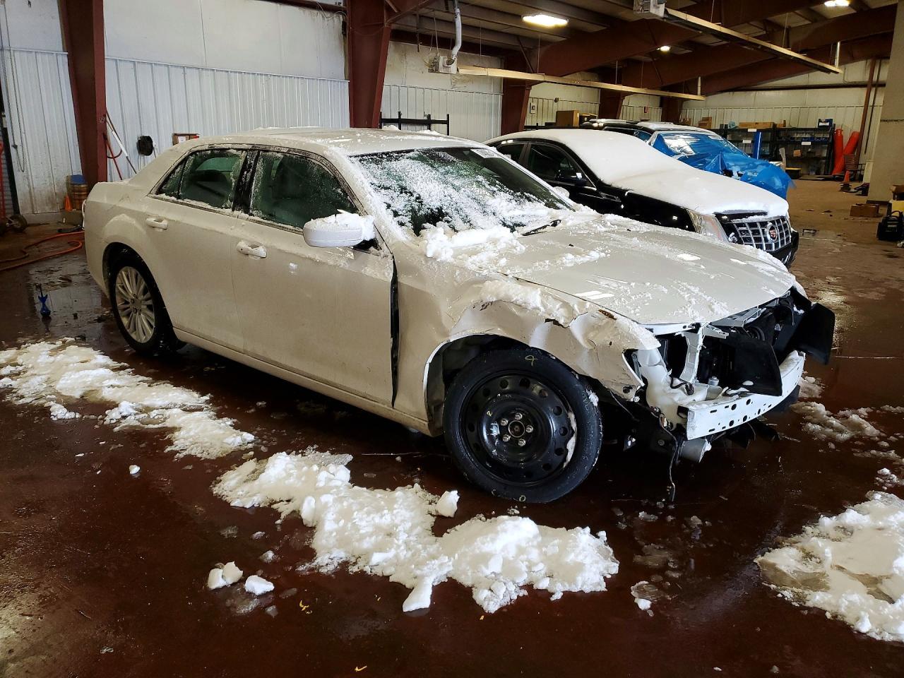 2013 Chrysler 300 - Фото 4