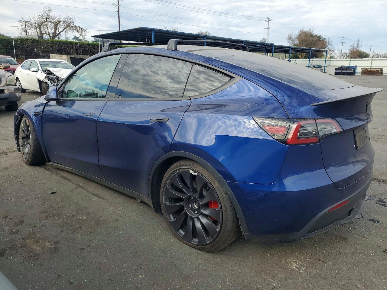 2023 Tesla Model Y - Фото 2