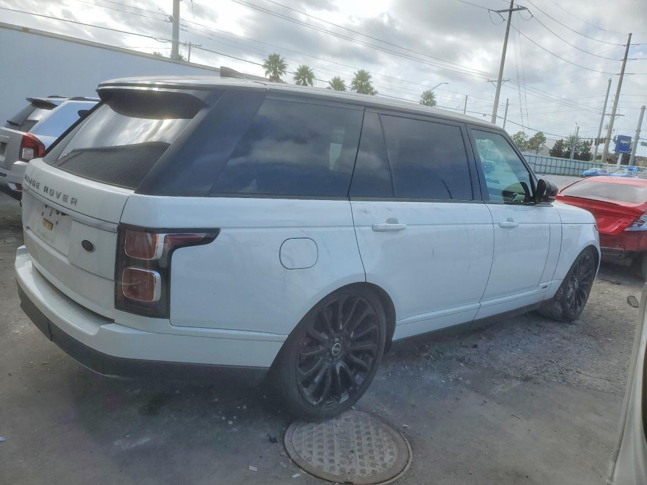2018 Land Rover Range Rover Supercharged - Image 3