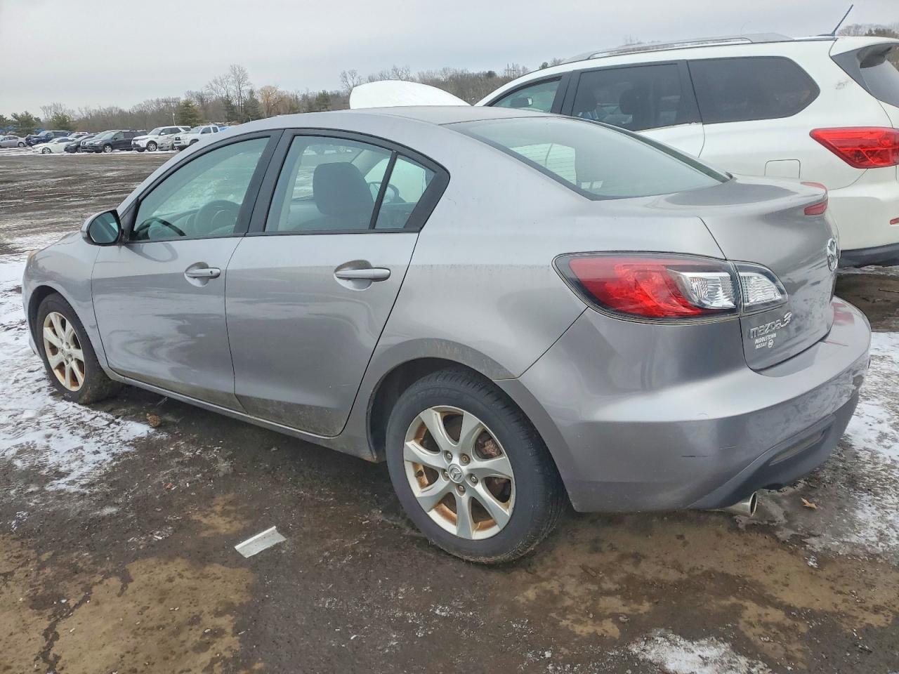 2010 Mazda 3 I - Фото 2